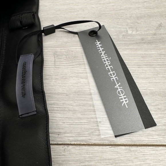 NWT MANIÈRE DE VOIR Vegan Leather Zip Off Leggings to Shorts - Picture 11 of 16